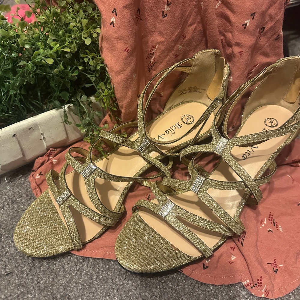 Bella Marie Glittering Gold Sandals